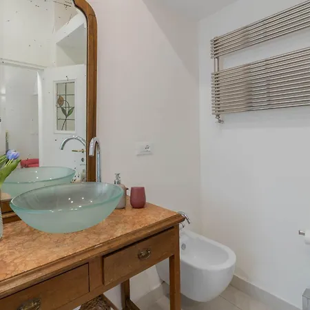 Trilussa Spacious Apartament *