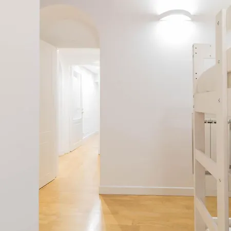 Trilussa Spacious Apartament *