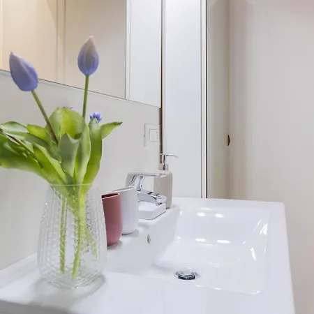 Apartment Trilussa Spacious Rome